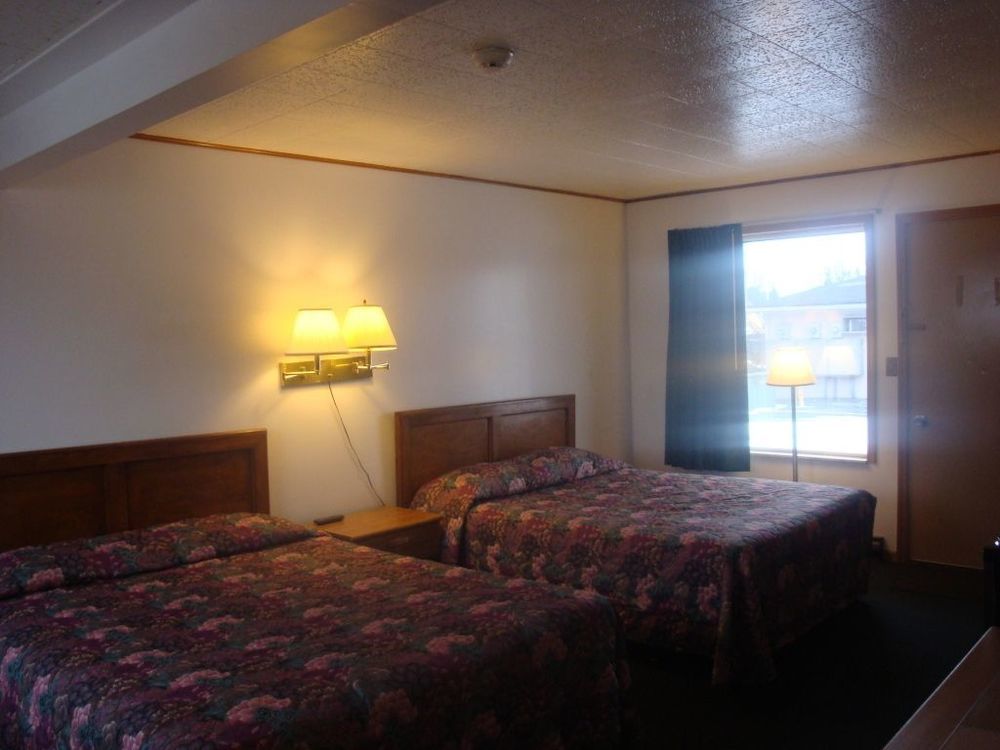 Curry'S Motel Saginaw Room photo